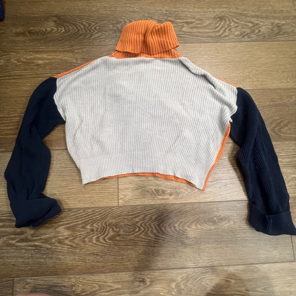Splendid ColorBlock Cowl Neck Cropped Oversized Sweater, Size Small, FALL - Picture 10 of 10